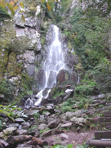 http://www.gite-en-alsace.net/Photos_des_hotes/Le%20nideck%20-%20Photo%20BERTHEVILLE.jpg