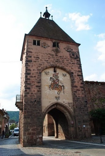 La porte en pierre : le Dolder de Mutzig
