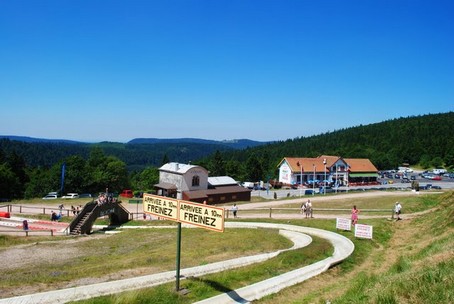 A la schlucht, on peux pratiquer l't de la luge  roulettes