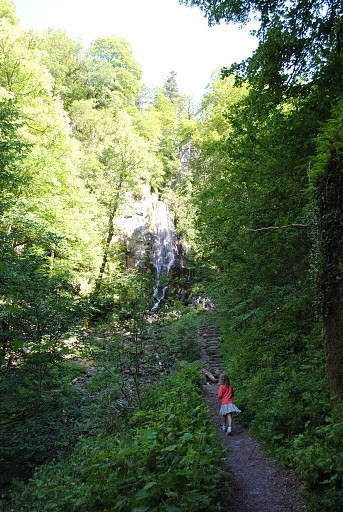 On approche de la cascade