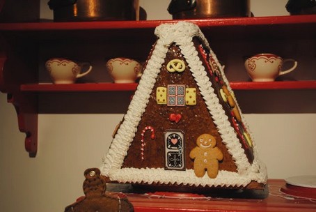 Ce petit bonhomme est galement bien connu en Alsace, puisquon fait des brioches  son effigie le jour de la Saint Nicolas.