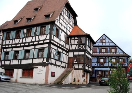 ....typique des villages alsaciens.