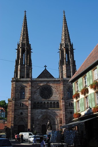 L'glise d'Obernai en grs rose des vosges