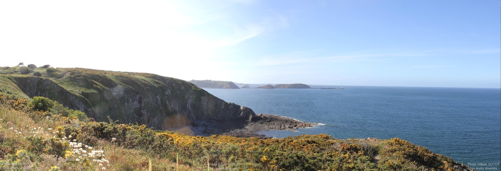 Vue de  la pointe de Minard dans les ctes d'armor en Bretagne